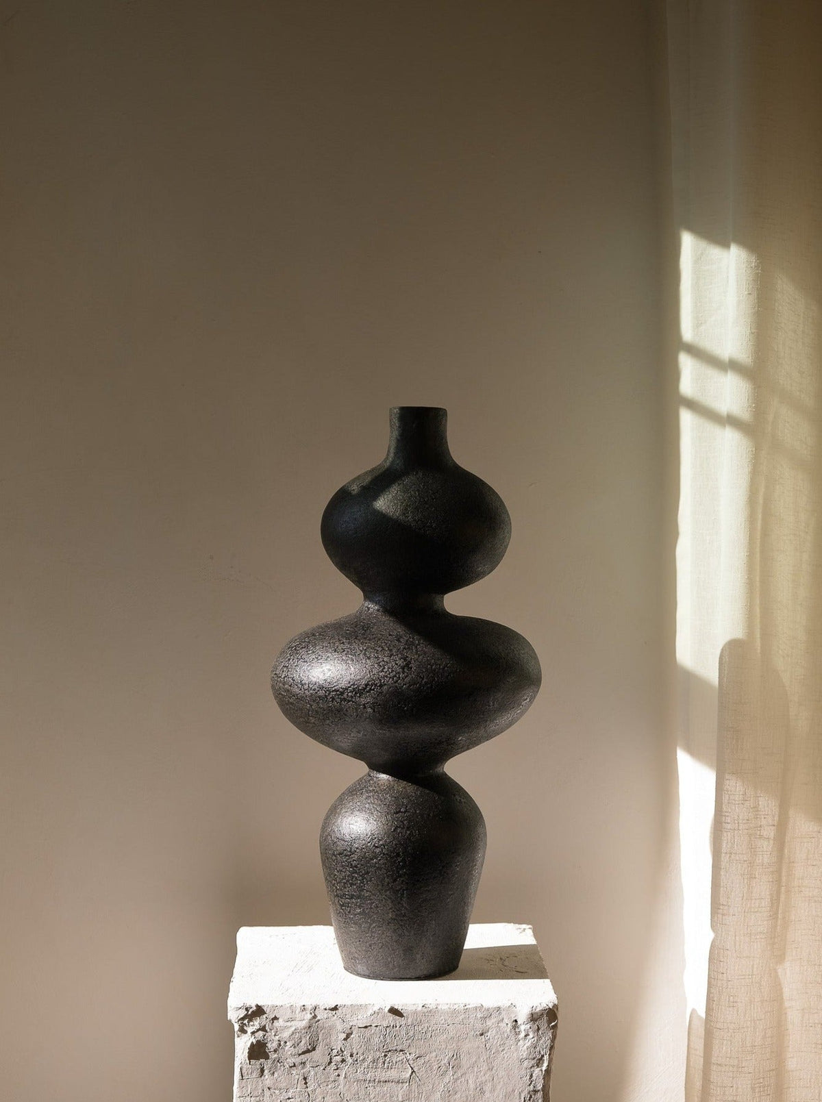 Sewu Vessel Charcoal - Resonant