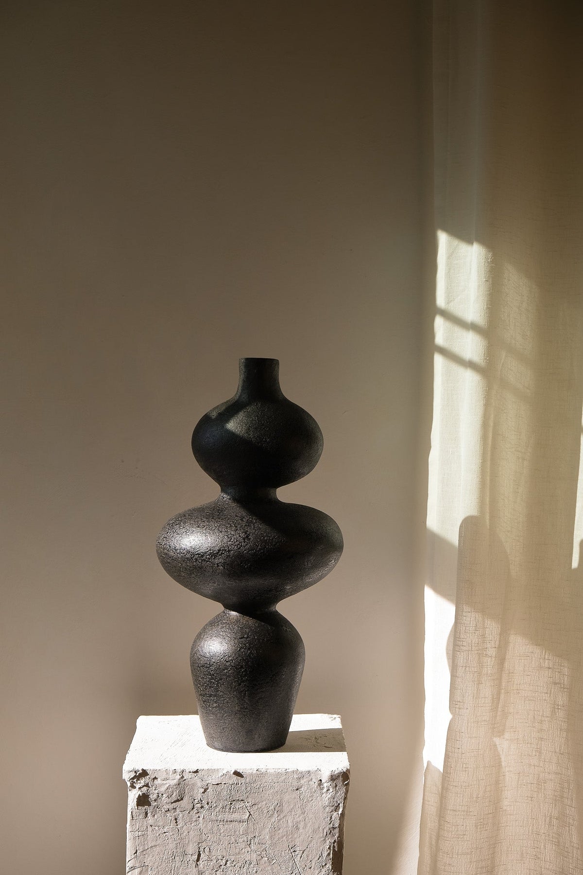 Sewu Vessel Charcoal - Resonant