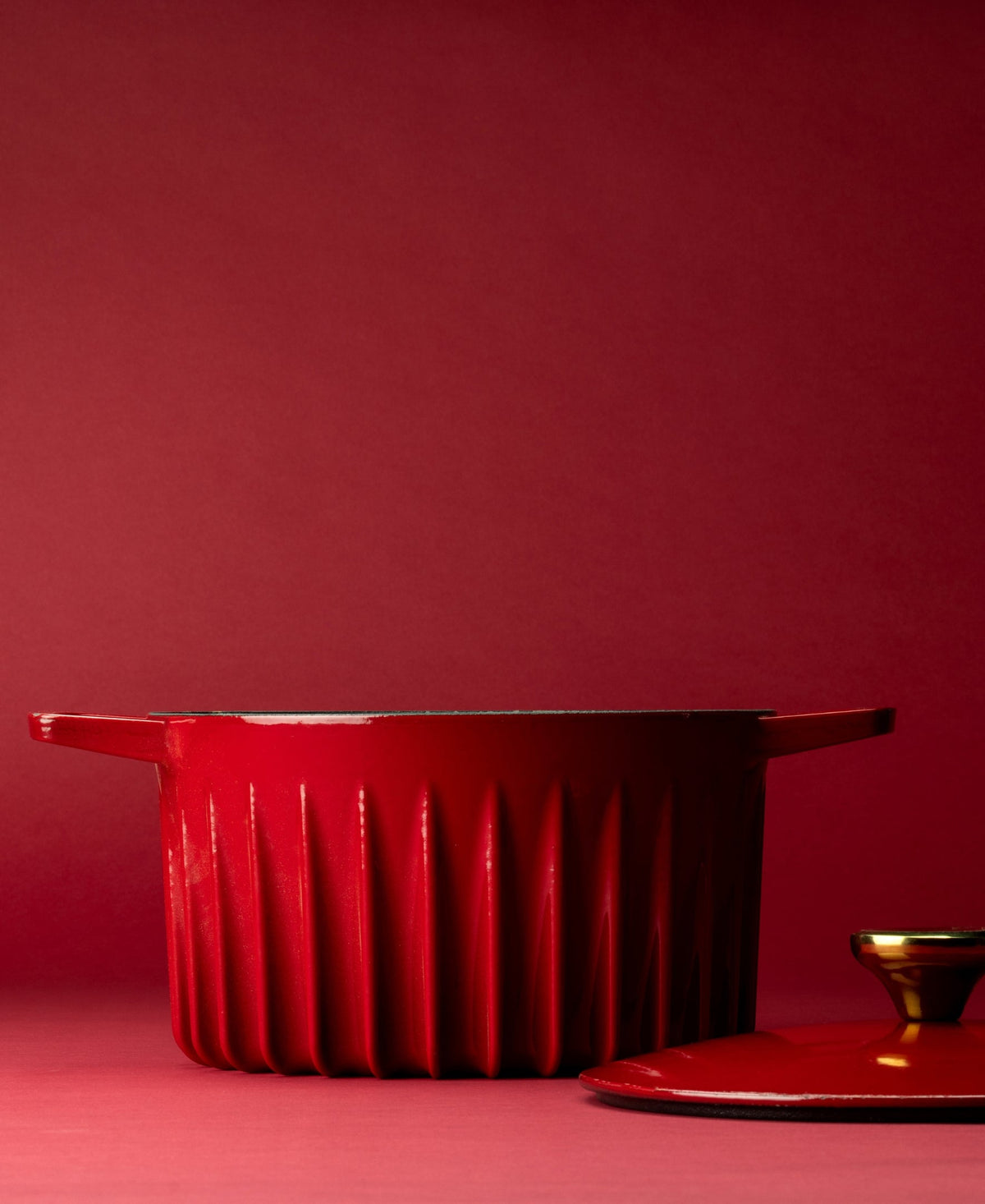 FIREUP Rapid Heat Enameled Cast Iron Rosso Red 5.5-Quart Dutch Oven - Resonant