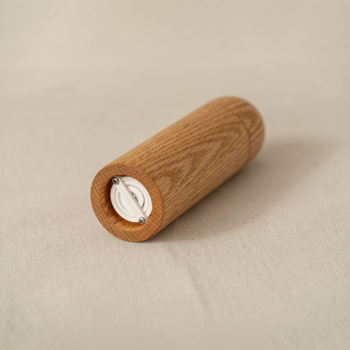 Pepper and Salt Mill Pair in oak - Resonant