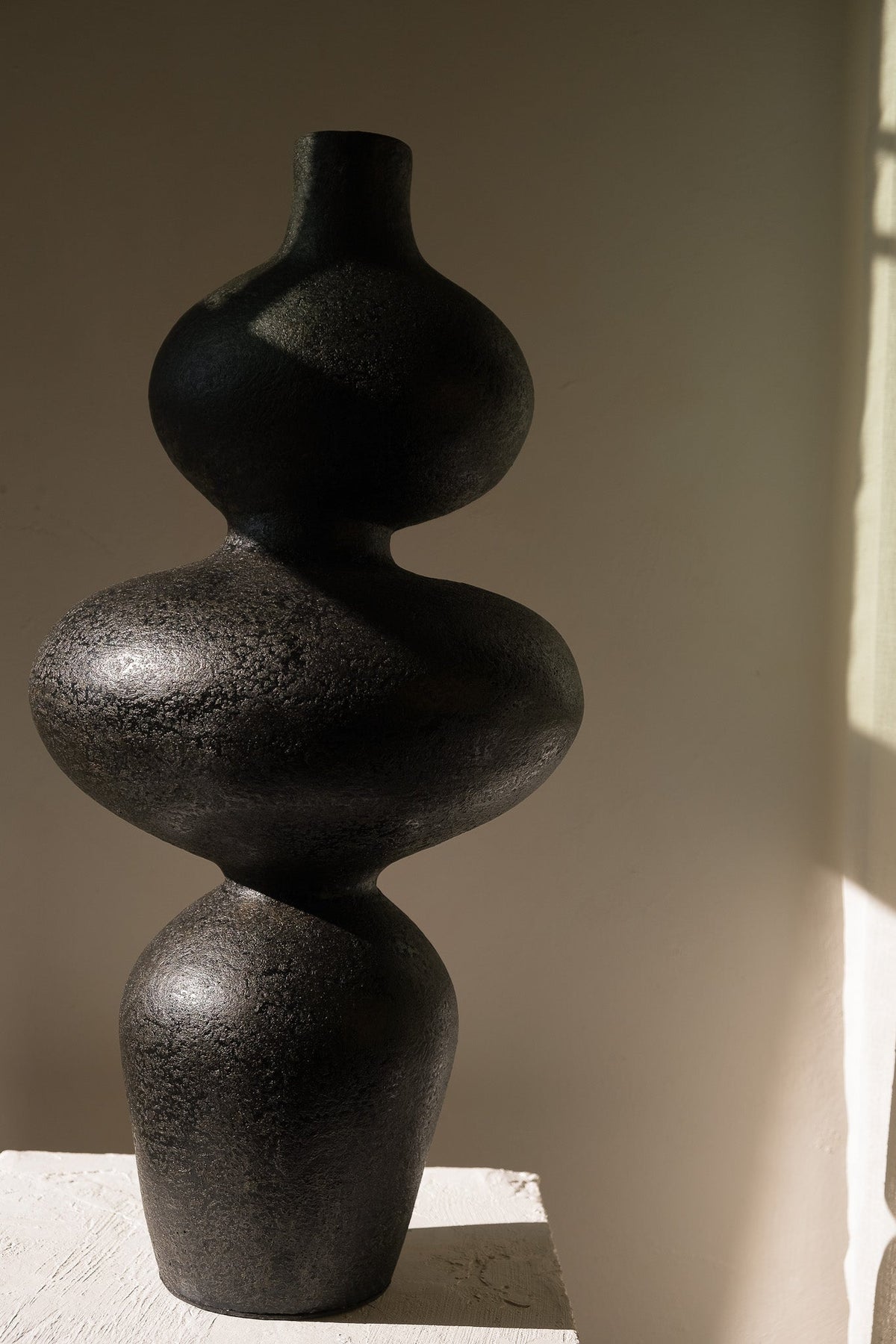 Sewu Vessel Charcoal - Resonant