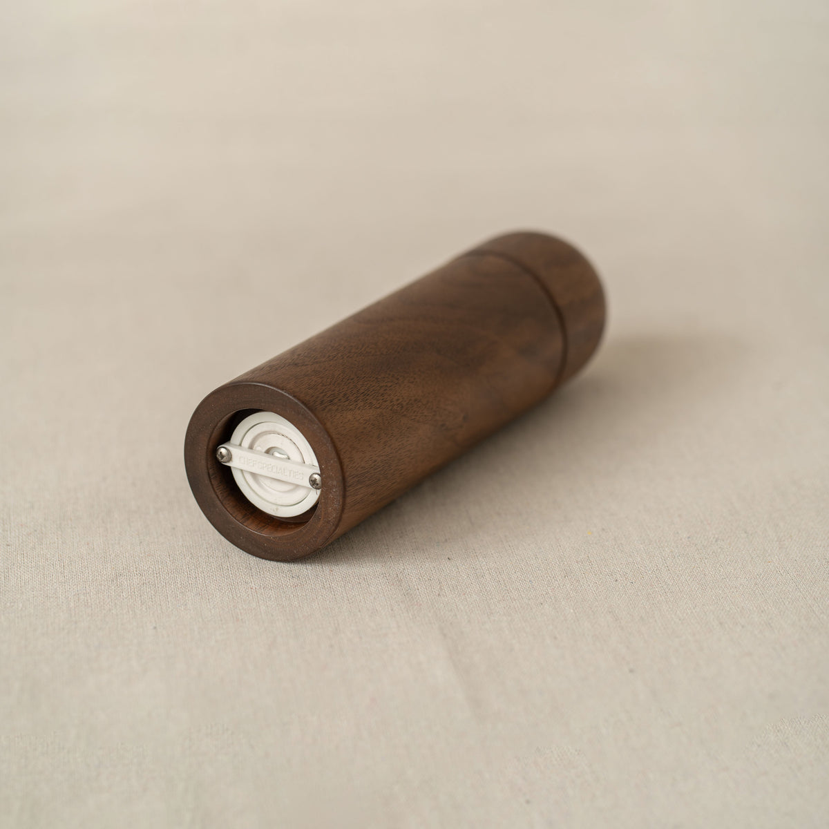 Pepper and Salt Mill Pair in walnut - Resonant