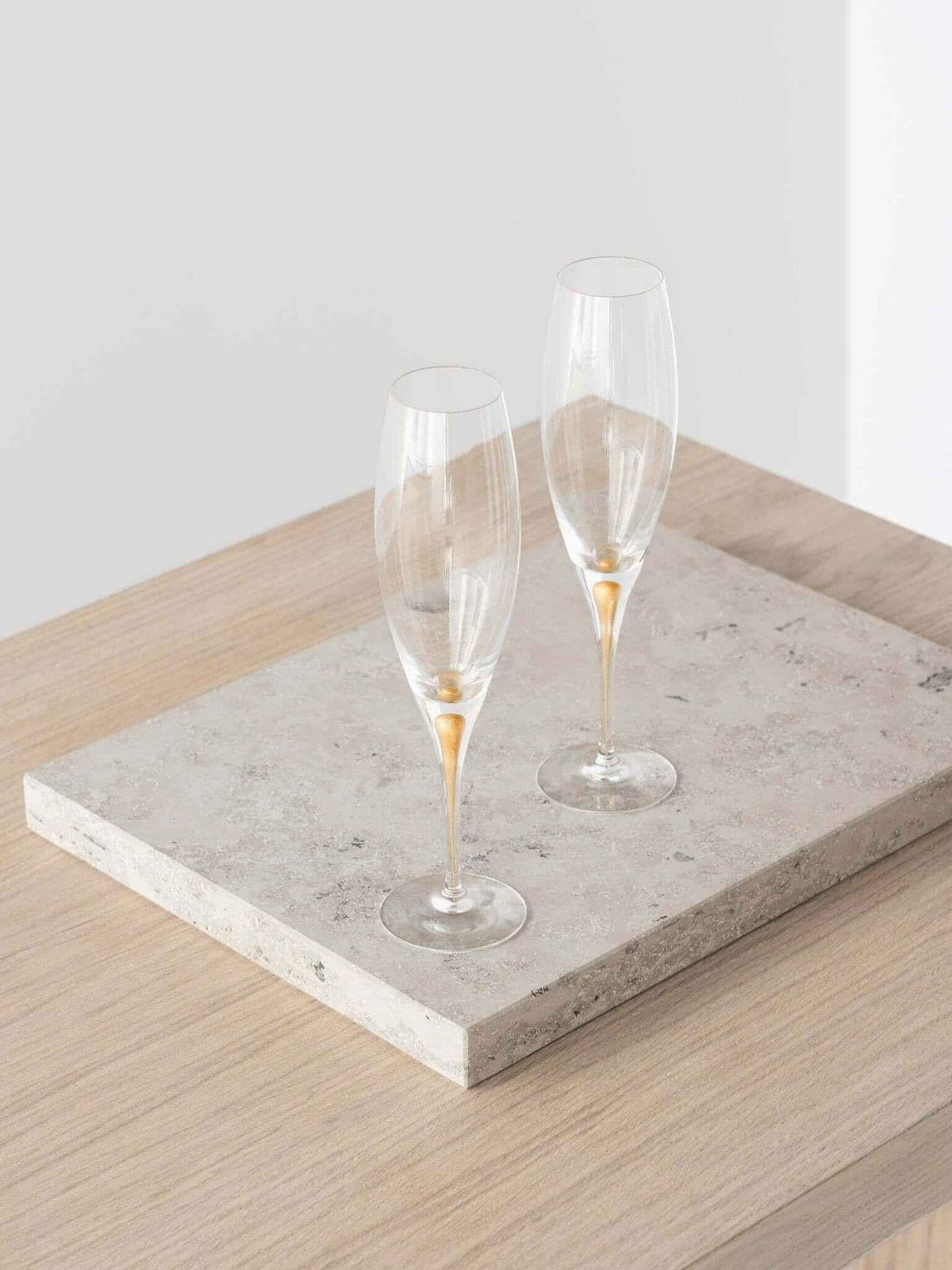 Orrefors Intermezzo Gold Champagne Flutes (7oz): Celebrate in Style
