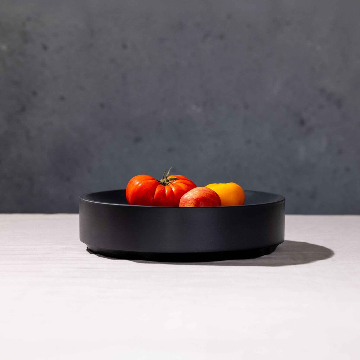 Elegant Valley Round Platter: The Perfect Centerpiece for Your Table