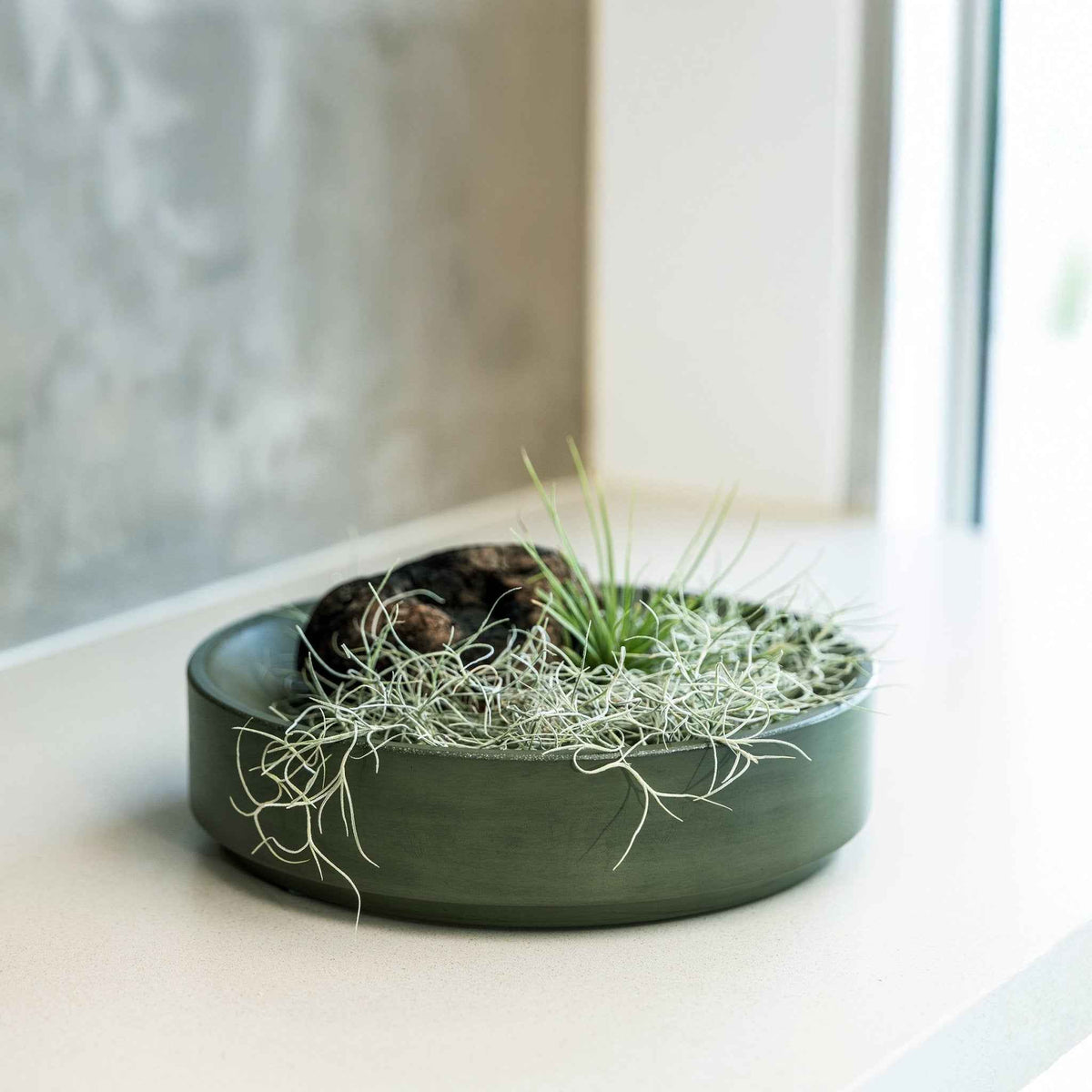 Elegant Valley Round Platter: The Perfect Centerpiece for Your Table