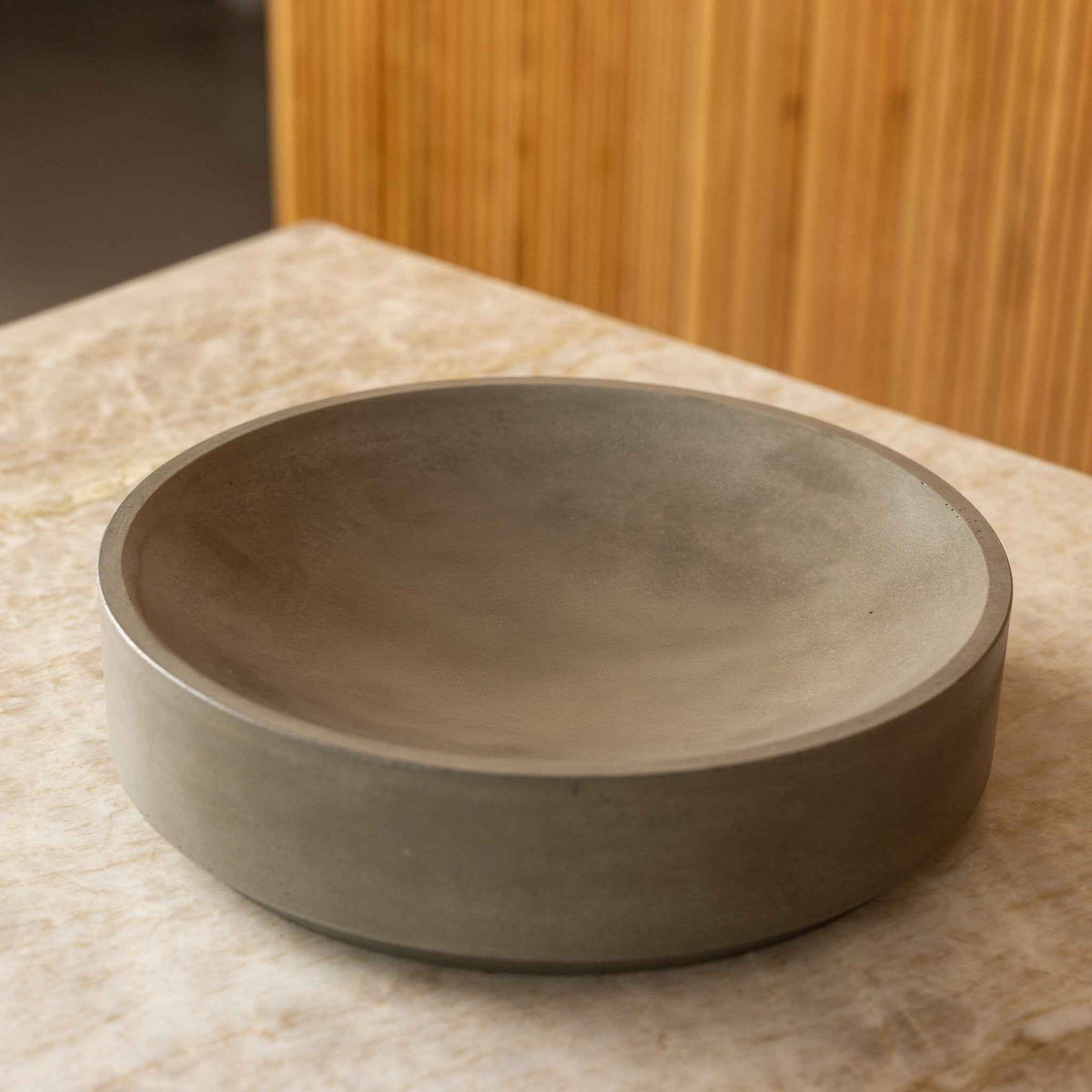 Elegant Valley Round Platter: The Perfect Centerpiece for Your Table